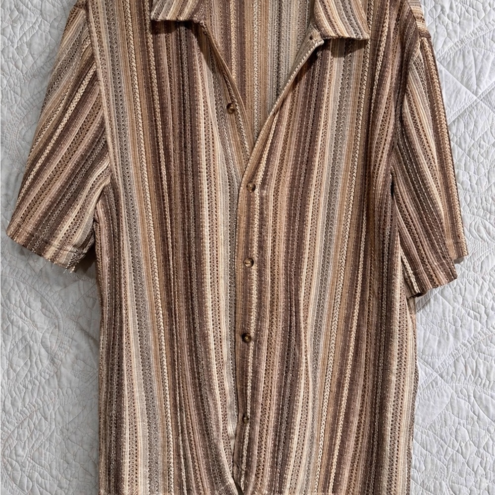 Men's Short-Sleeve Button-Up Shirt in Brown Stripes